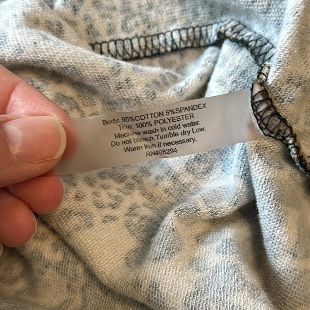 Bundle of Two Onque Casual Zip Up Tops Animal Print and Red Size 2X in GUC - Picture 10 of 17